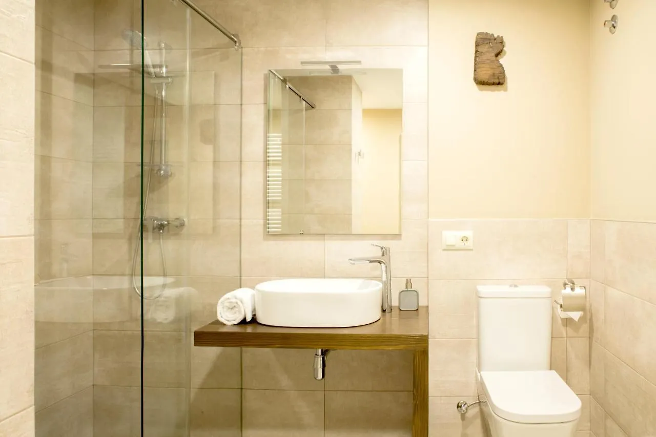 Habitacions Placa Major Santa Pau 2*,