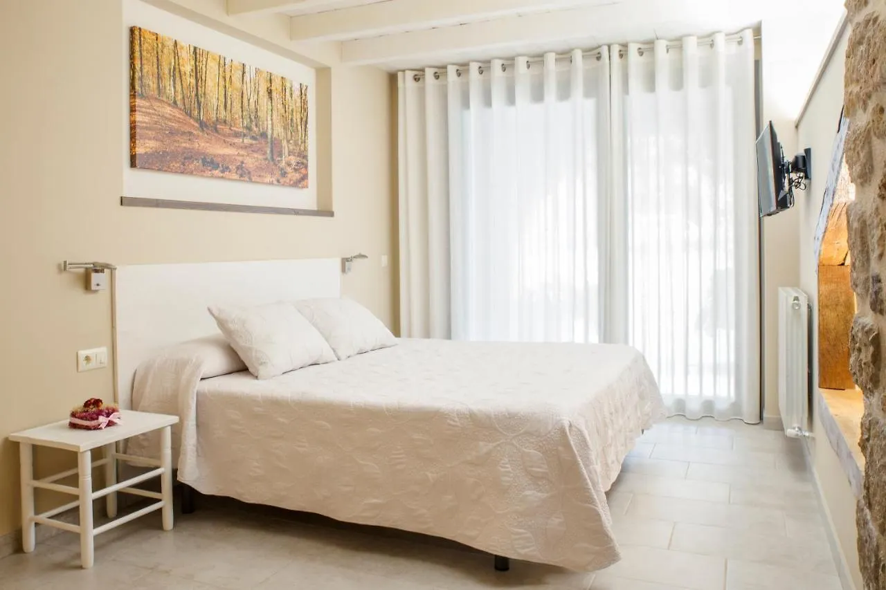 Habitacions Placa Major Santa Pau İspanya