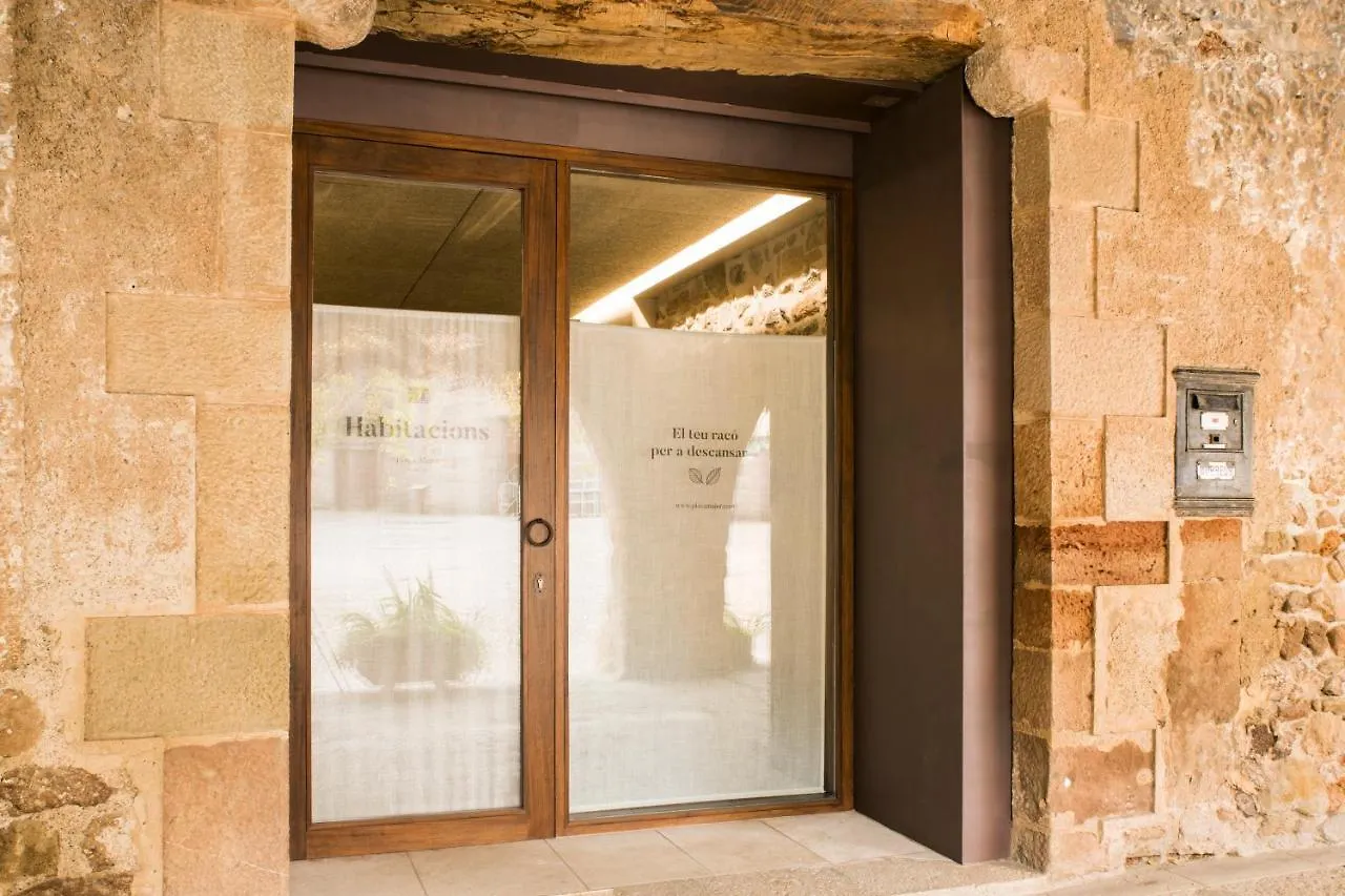 ** Konukevi Habitacions Placa Major Santa Pau İspanya
